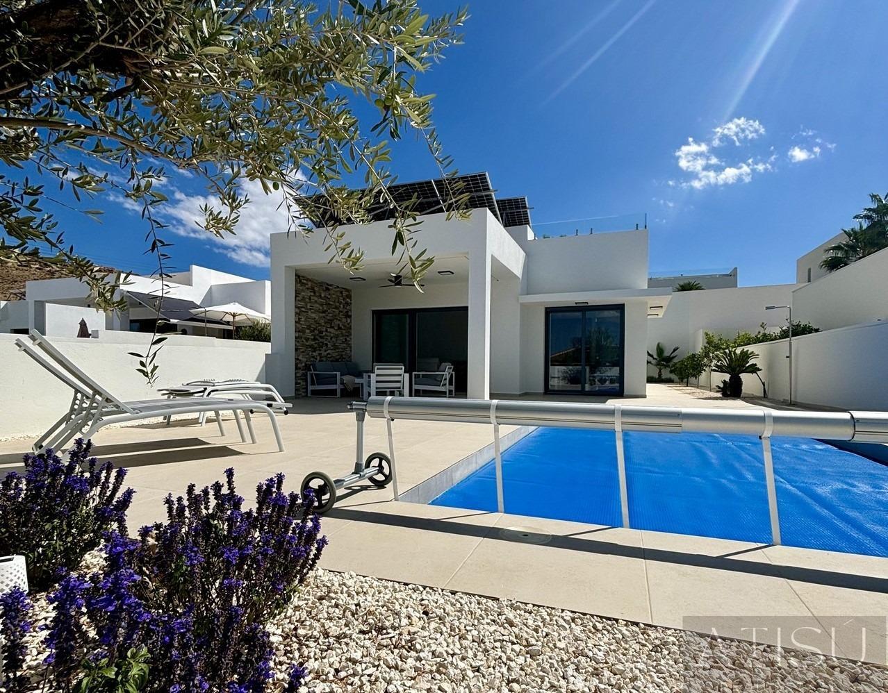 Venta de villa en Benijofar