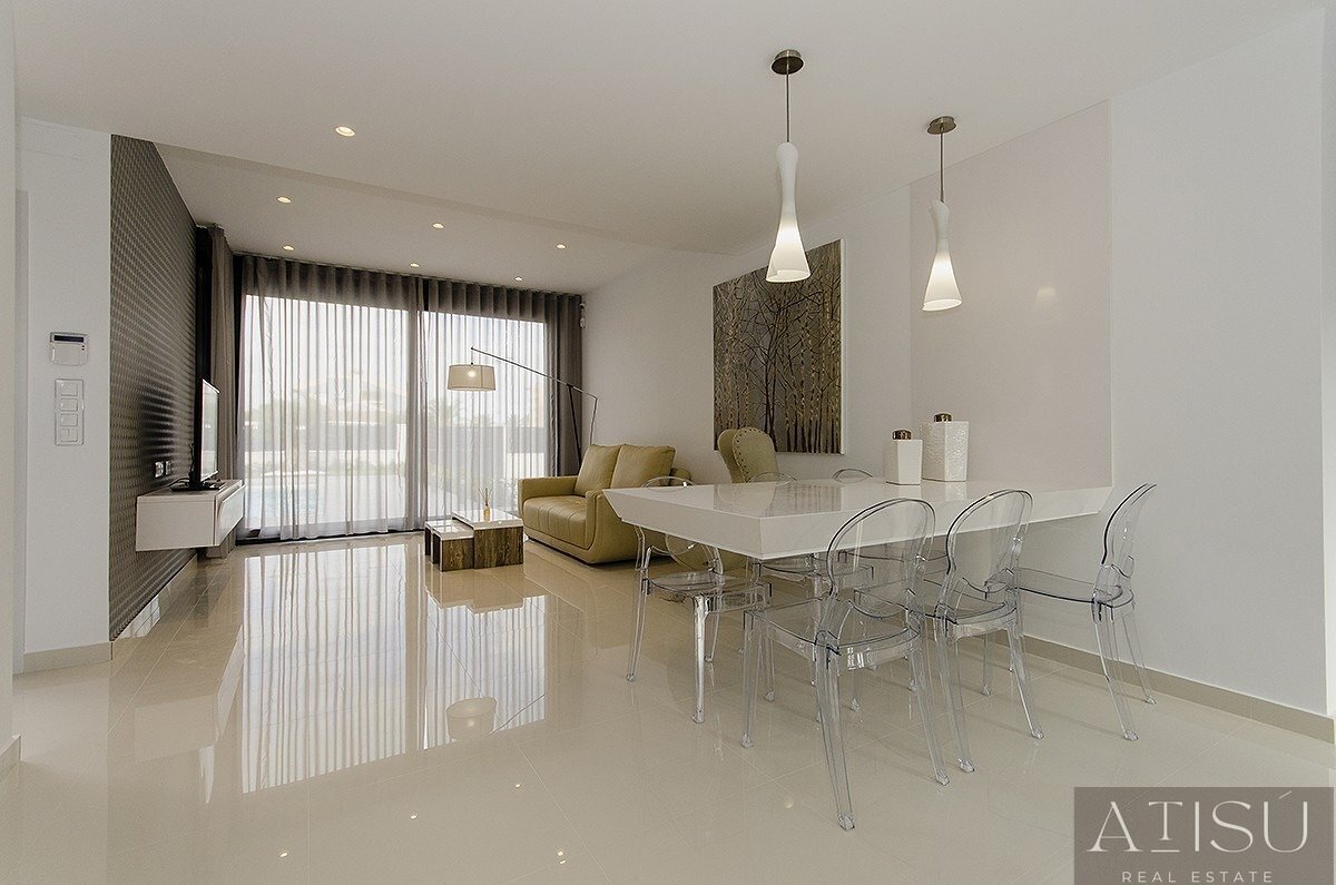 Venta de villa en Orihuela costa
