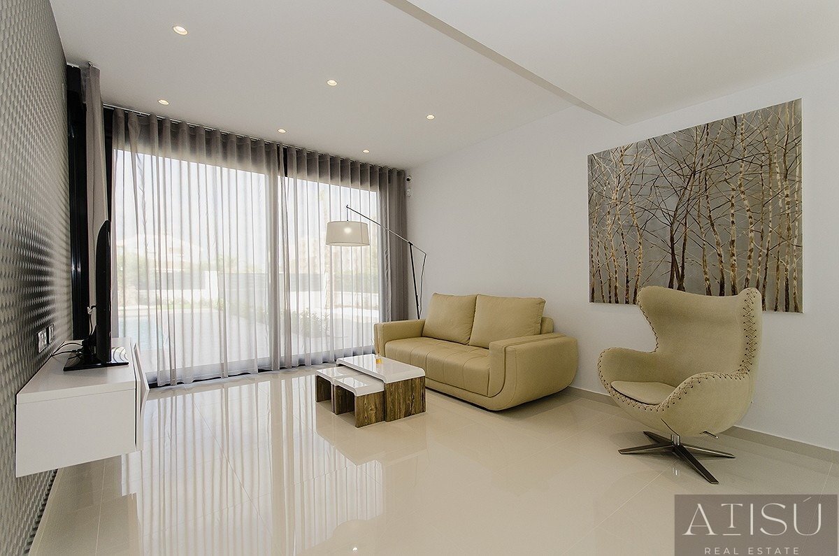Venta de villa en Orihuela costa