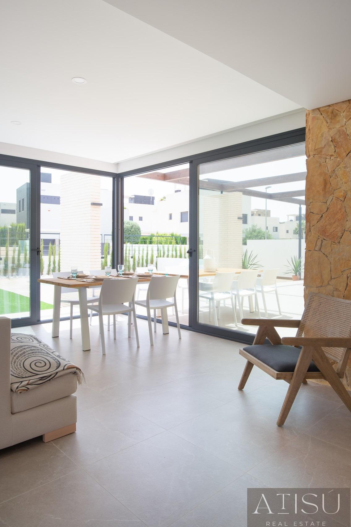 Venta de villa en Orihuela costa