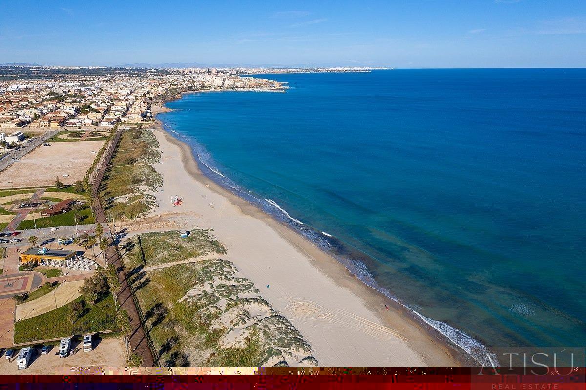 Venta de villa en Pilar de la horadada