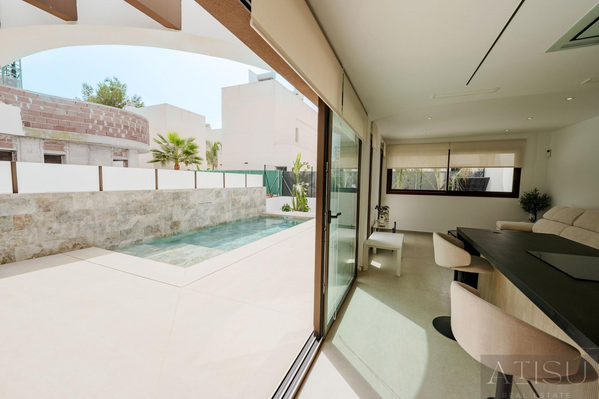 Venta de villa en Almoradi