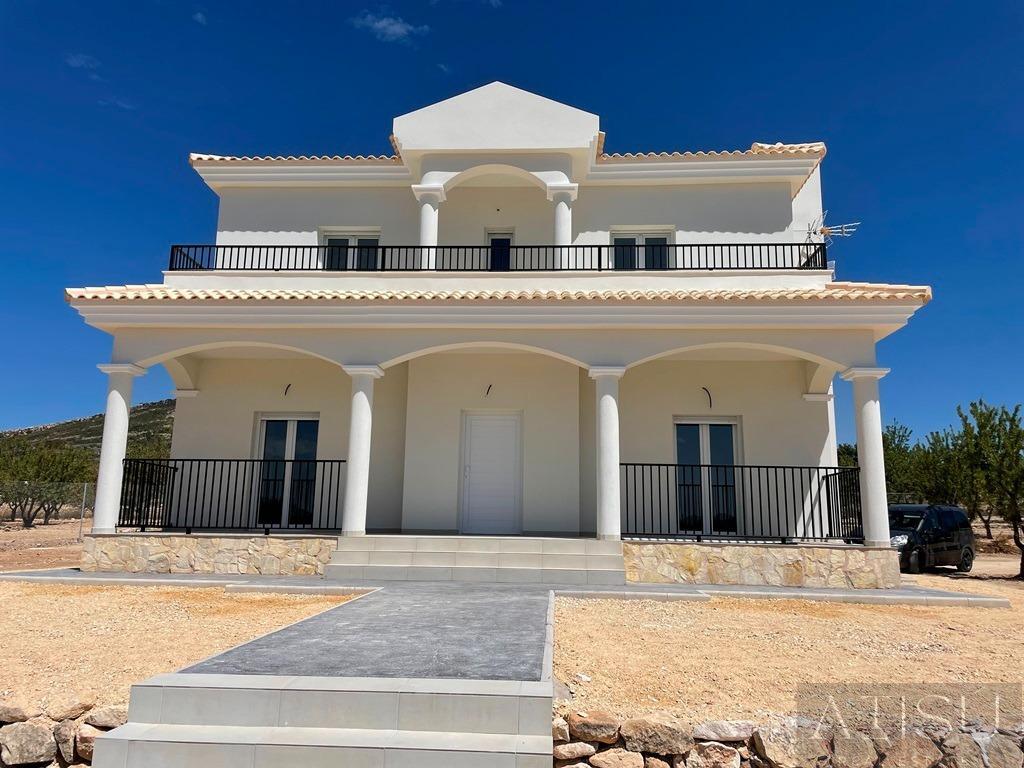 Venta de villa en Pinoso
