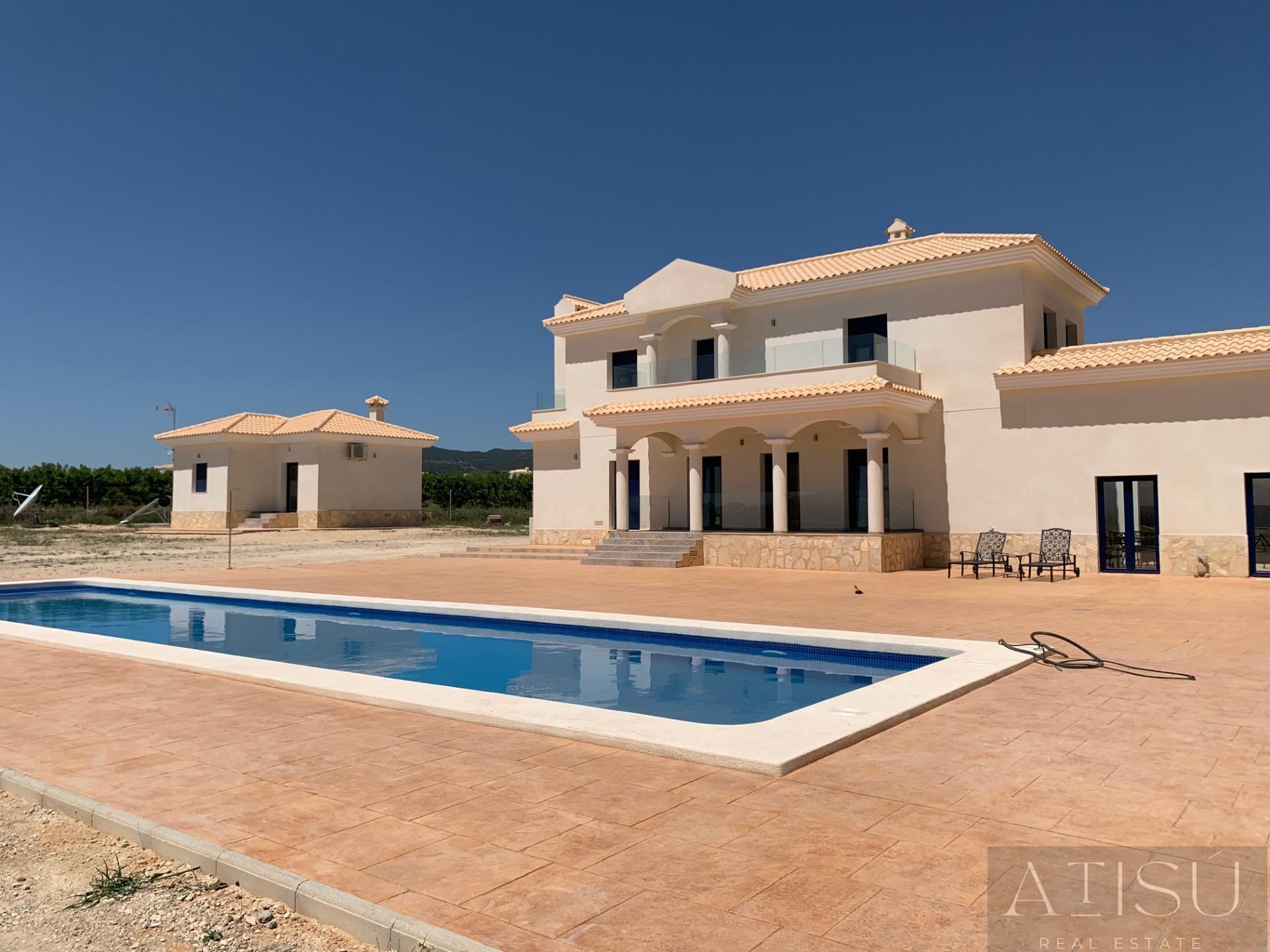 Venta de villa en Pinoso