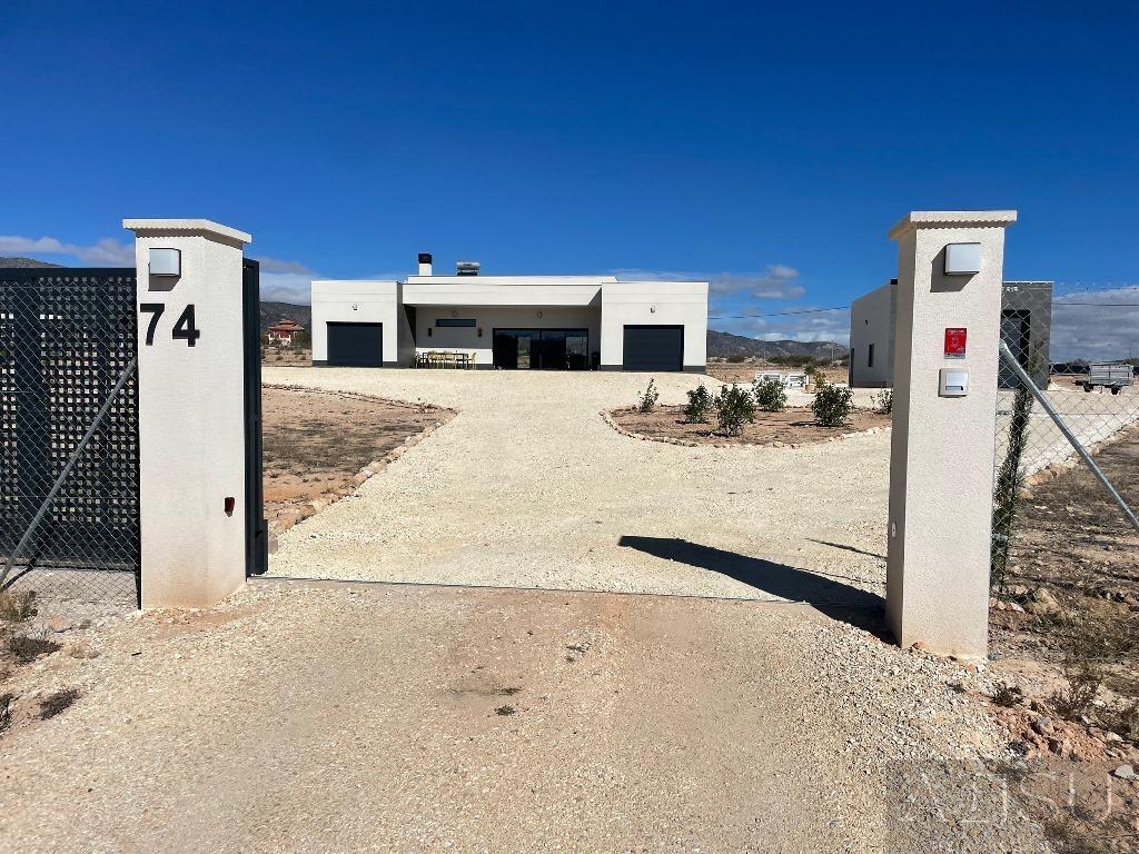 Venta de villa en Pinoso