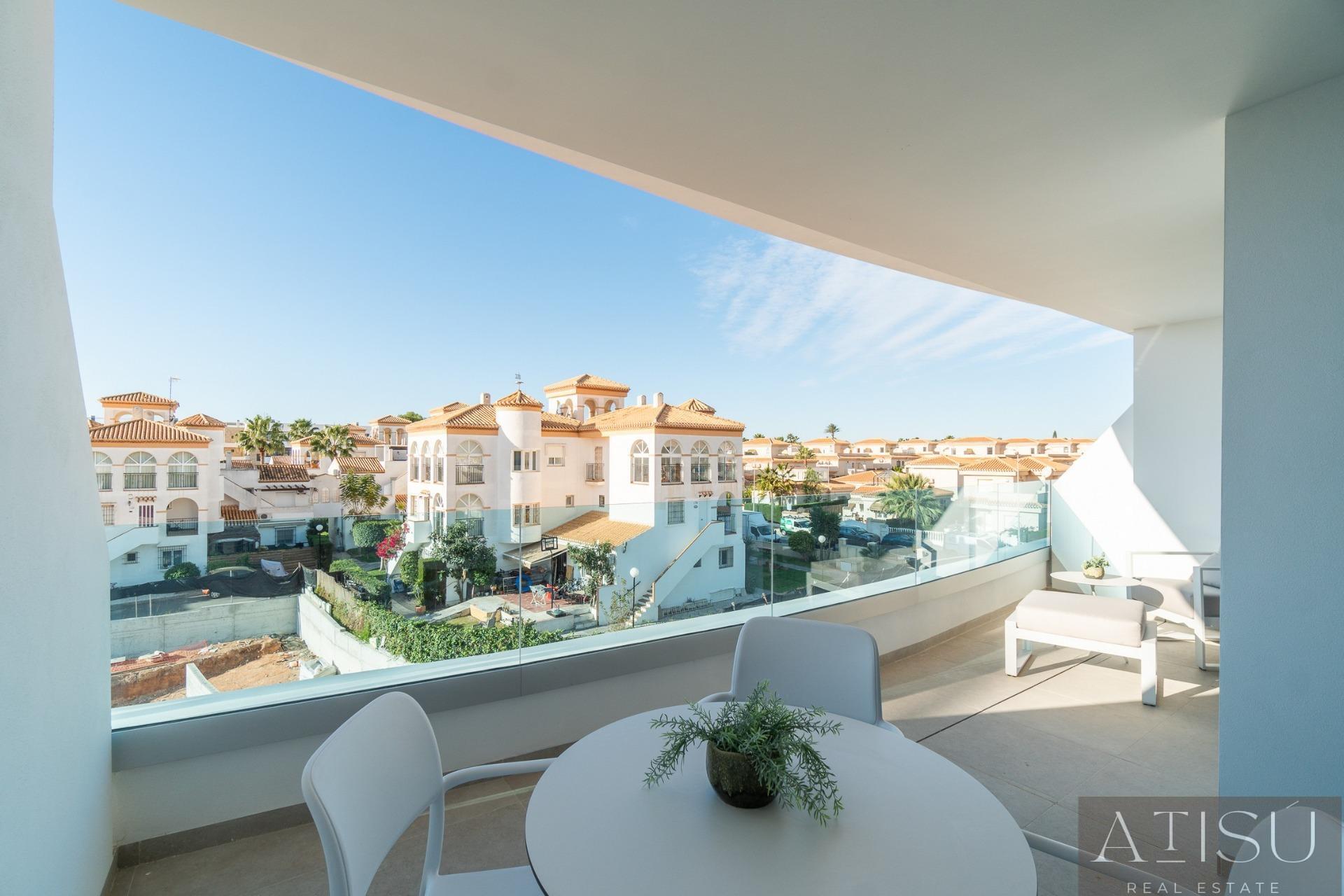 Zu verkaufen von penthouse in
 Orihuela costa