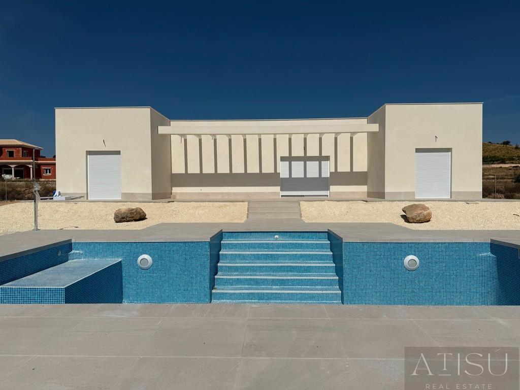 Venta de villa en Pinoso