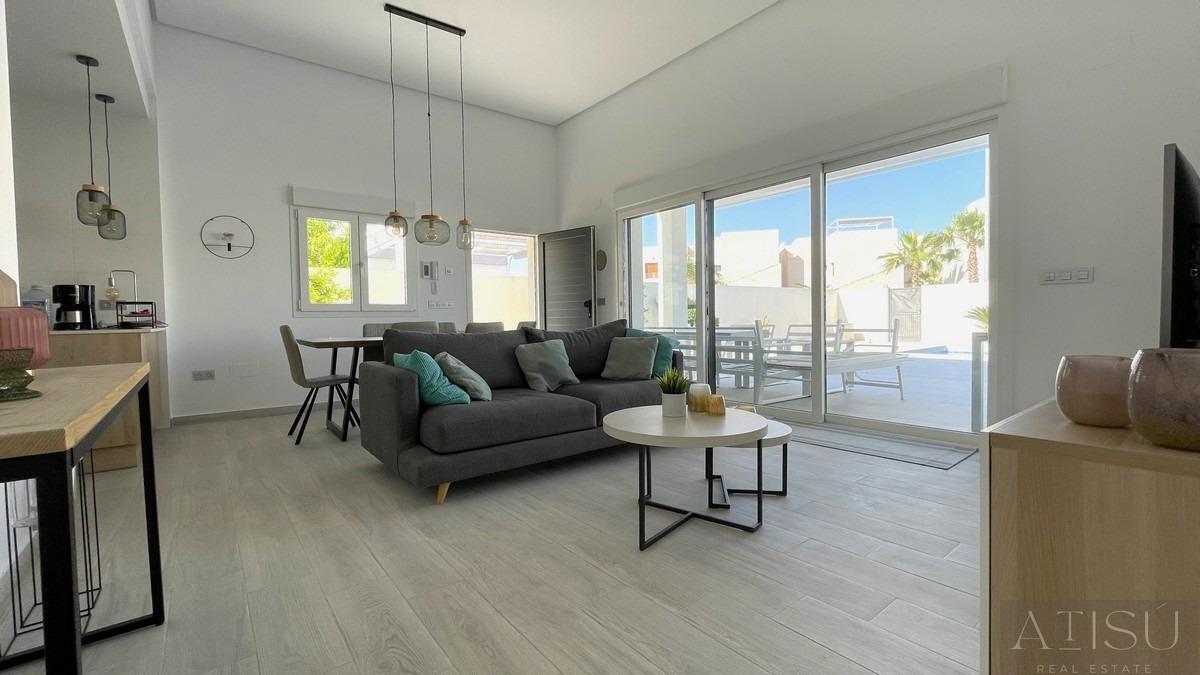 Venta de villa en Rafal