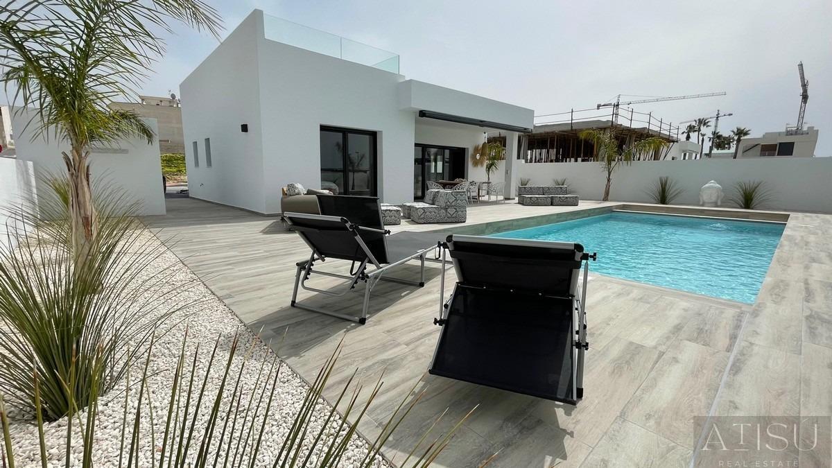 Venta de villa en Rafal