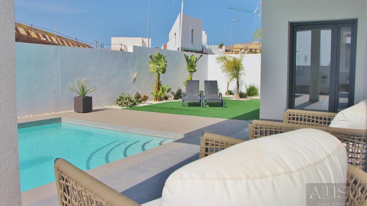 Venta de villa en Rafal