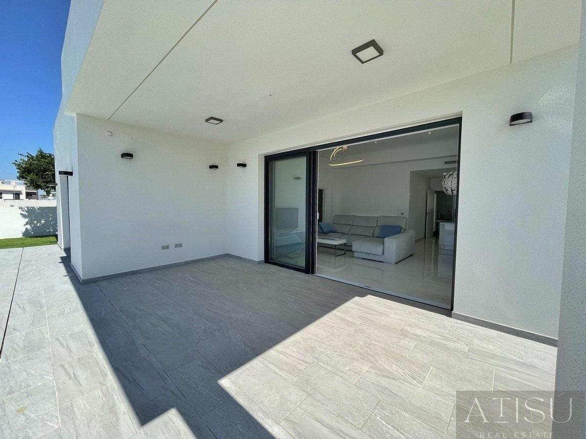 Venta de villa en Rafal