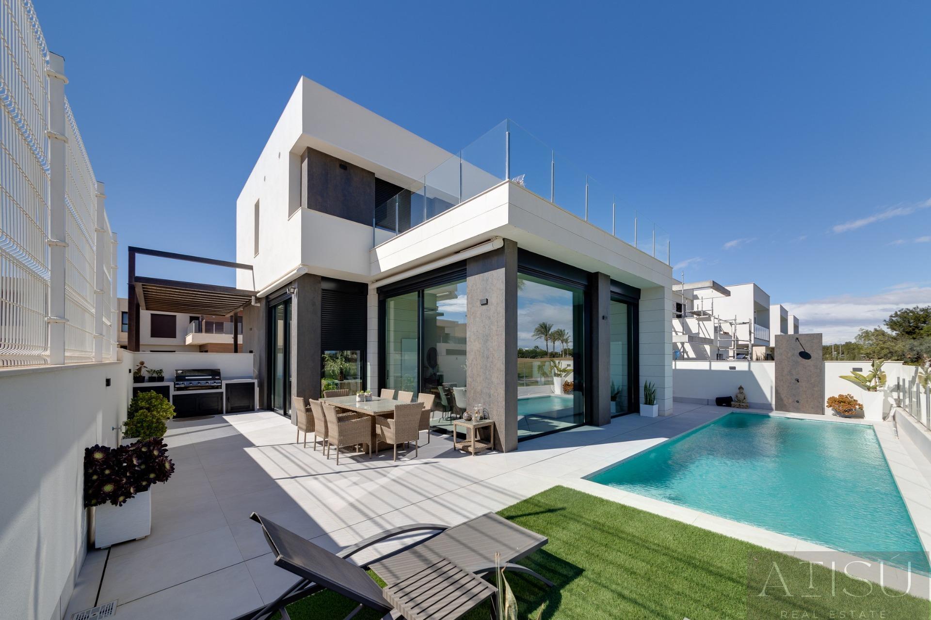 Venta de villa en Pilar de La Horadada