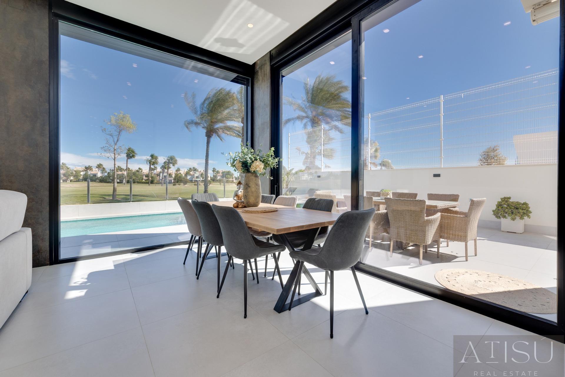 Venta de villa en Pilar de La Horadada