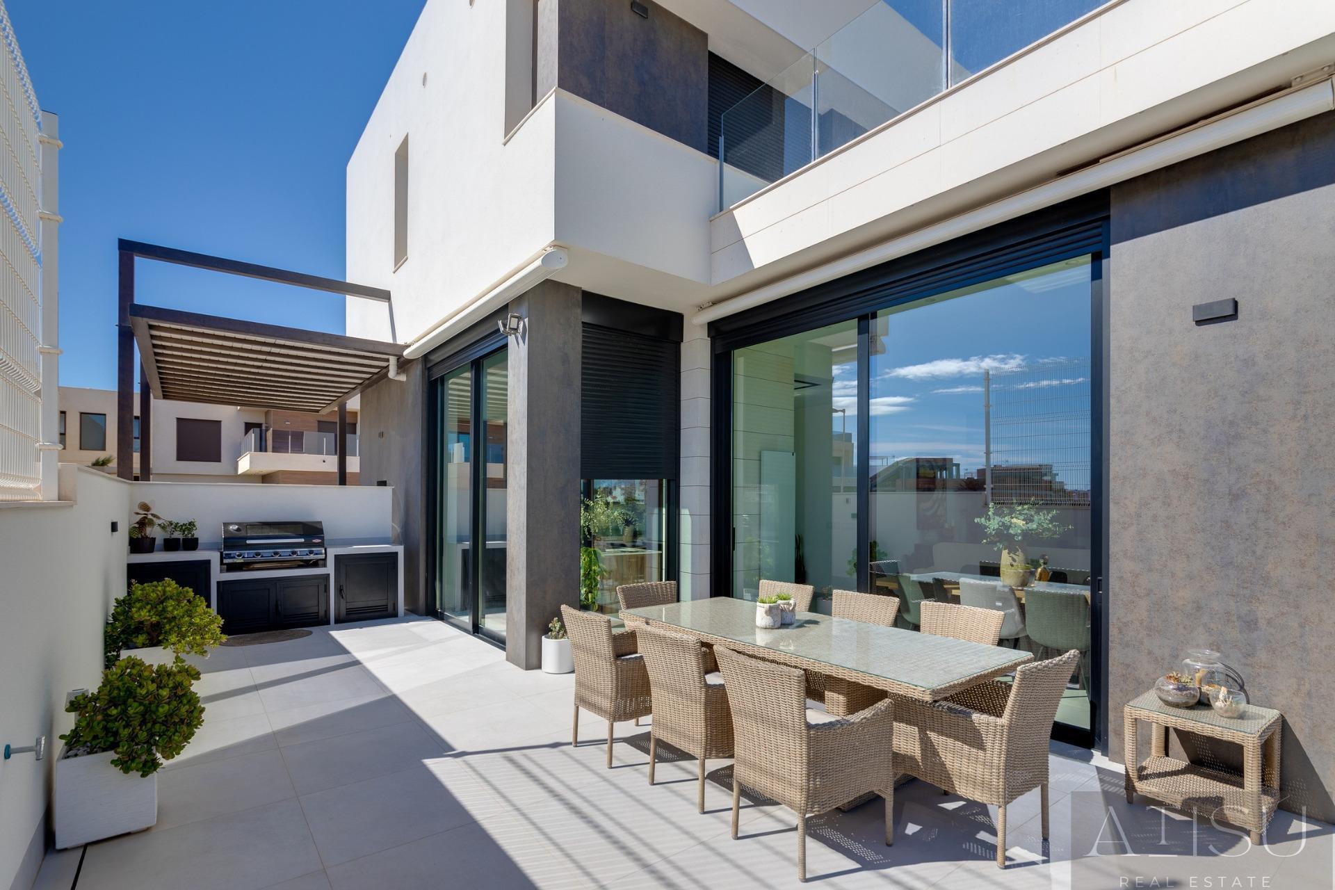 Venta de villa en Pilar de La Horadada