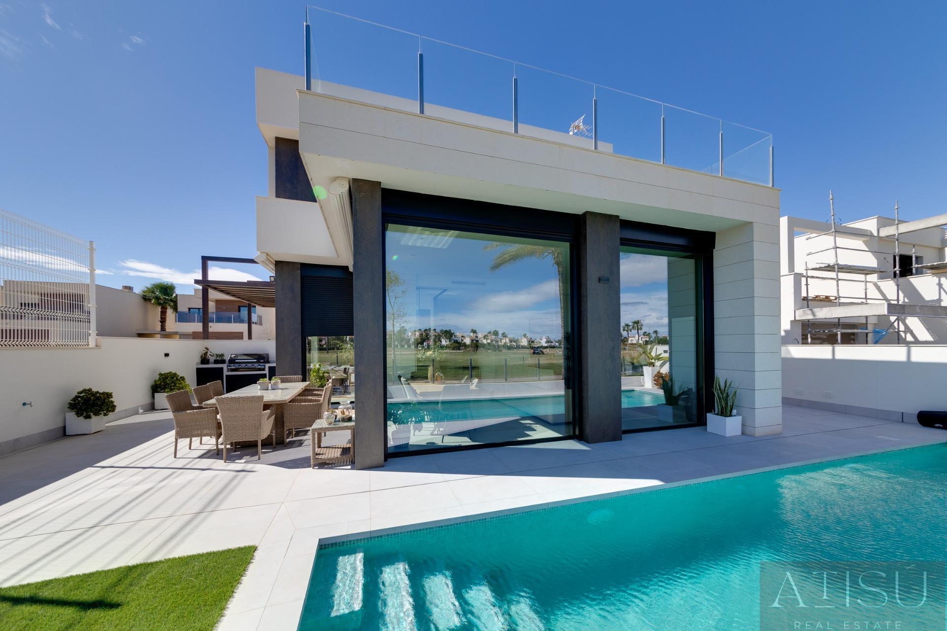 Venta de villa en Pilar de La Horadada