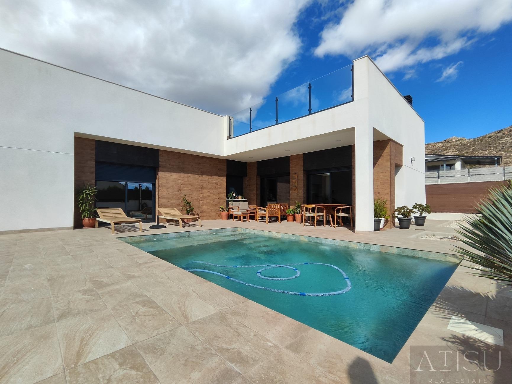 For sale of villa in Pinoso