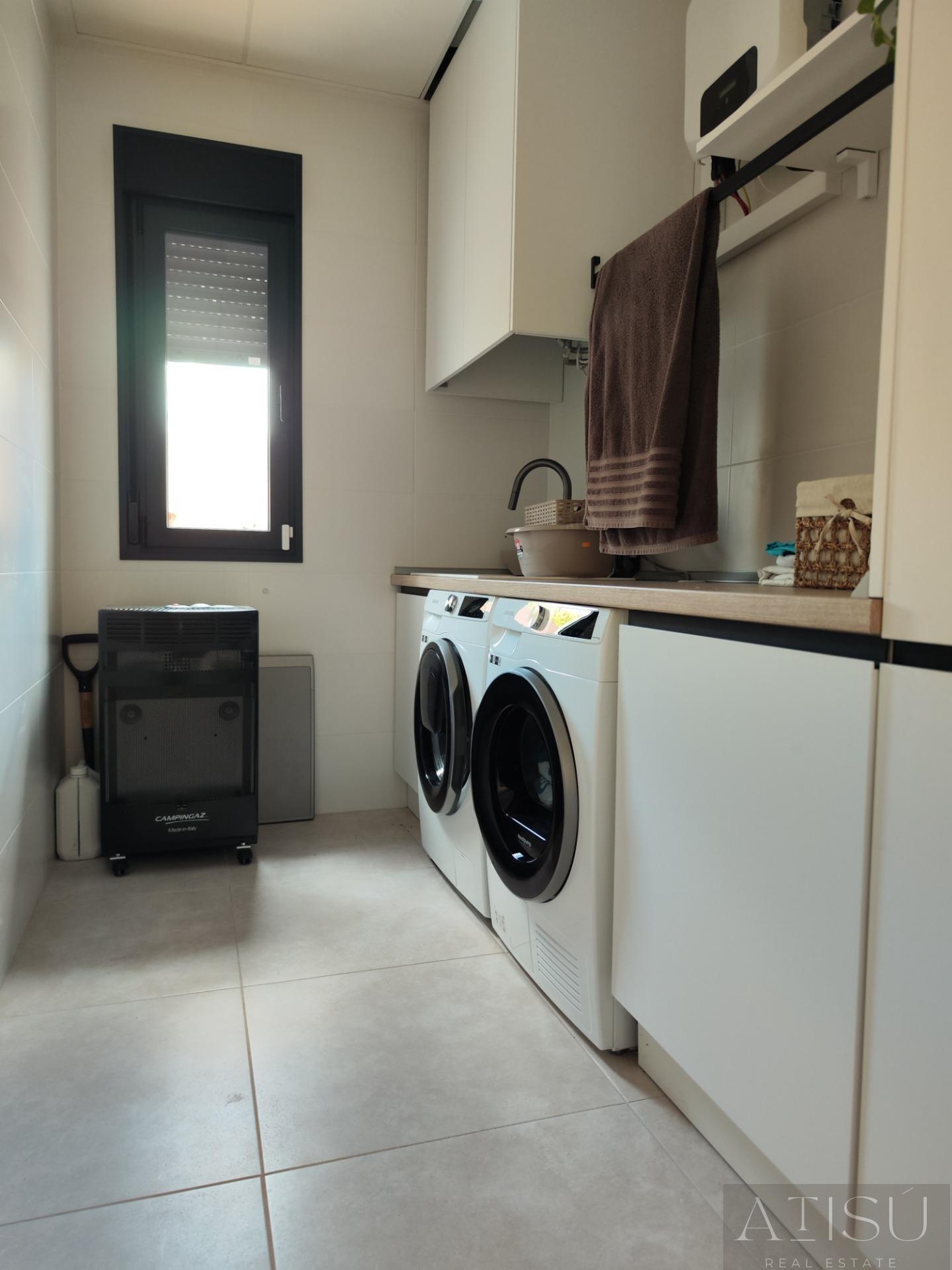 For sale of villa in Pinoso
