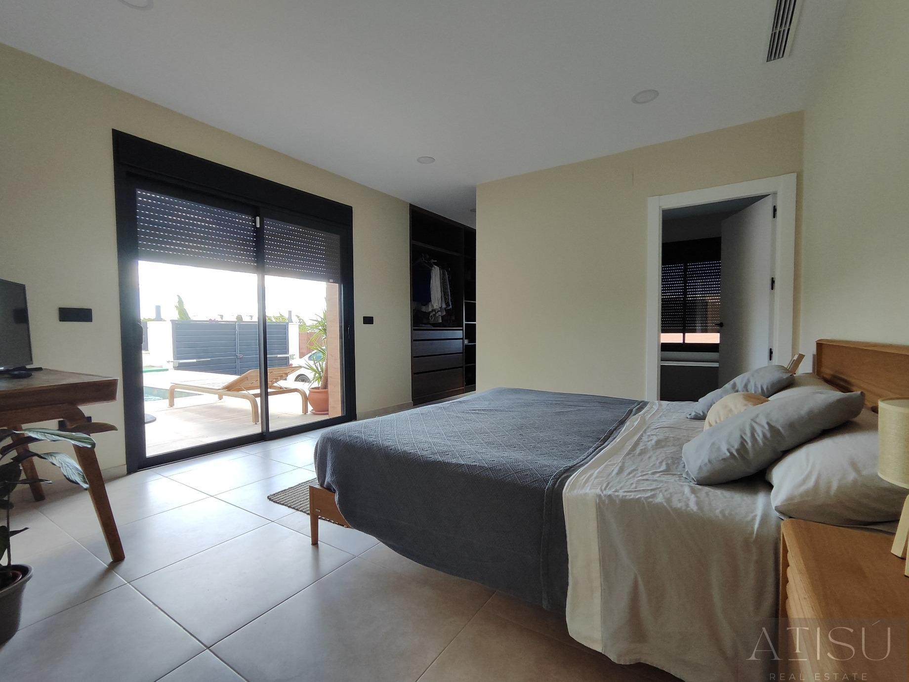 For sale of villa in Pinoso