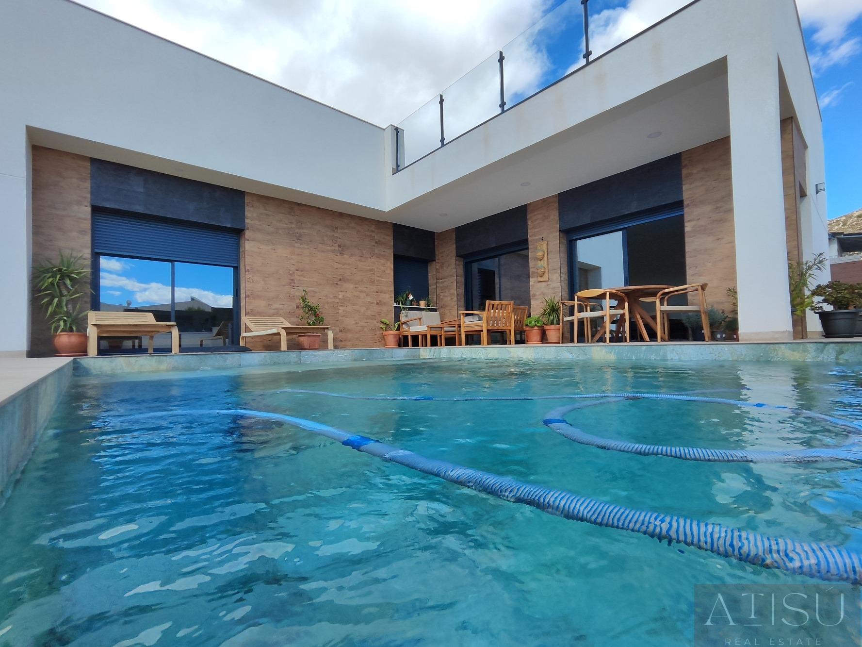 For sale of villa in Pinoso