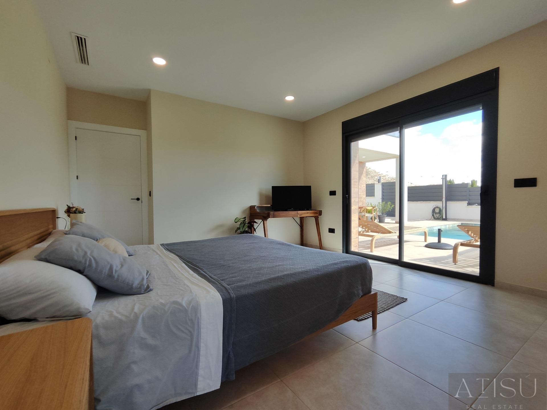 For sale of villa in Pinoso