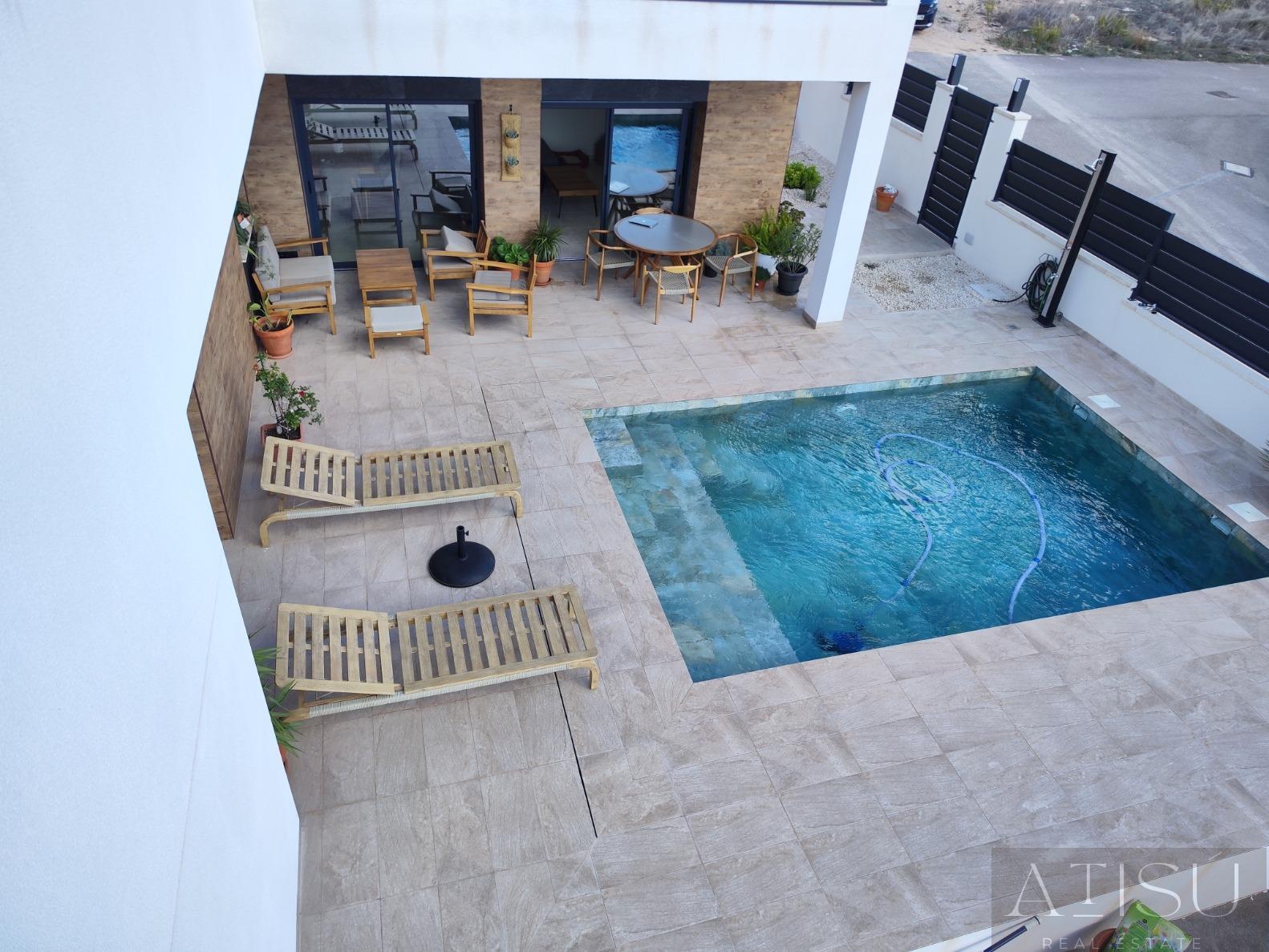 For sale of villa in Pinoso