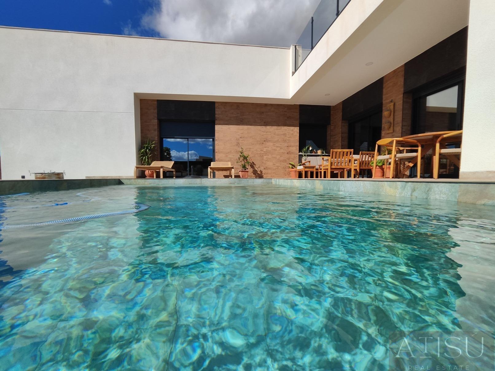 For sale of villa in Pinoso