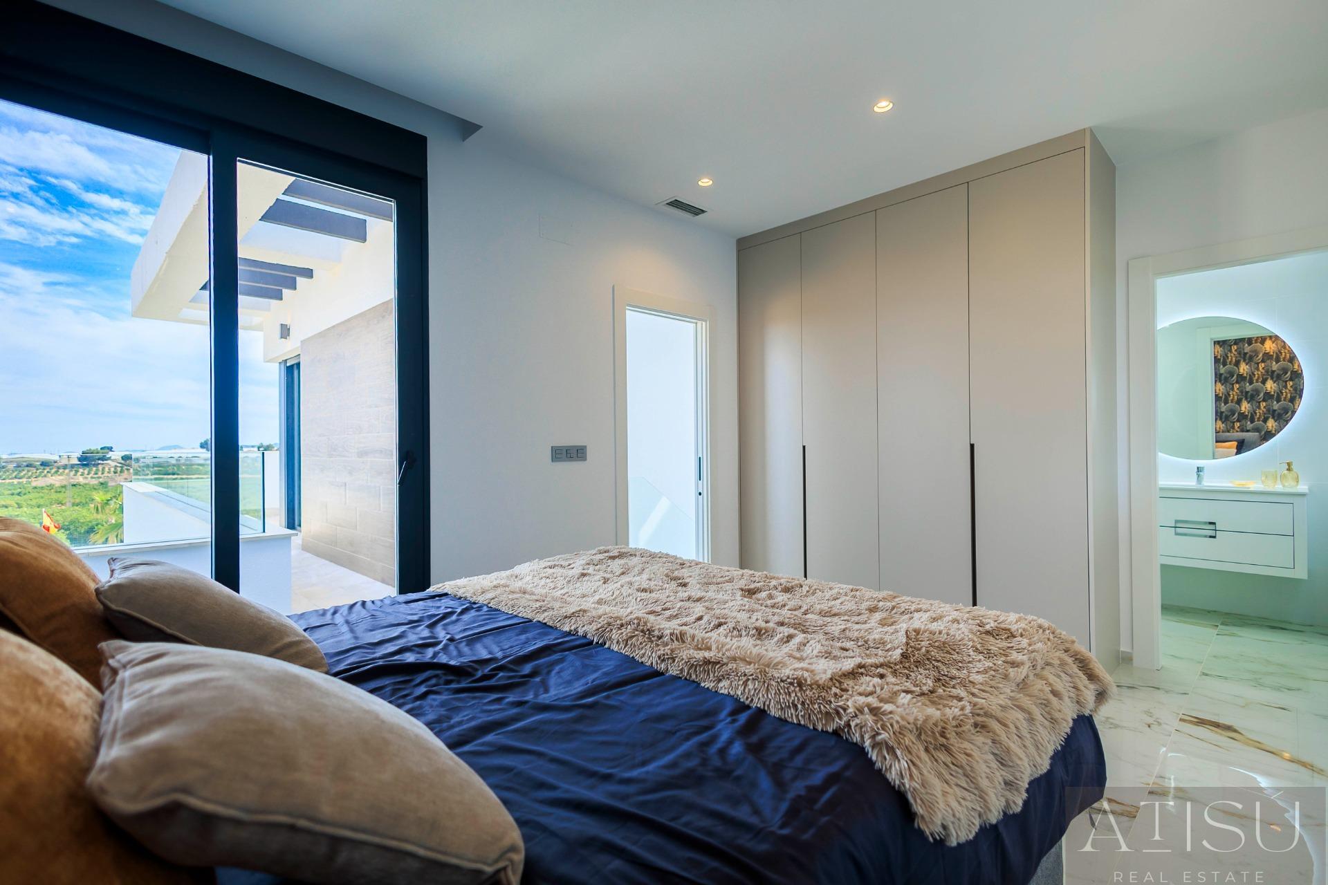 Venta de villa en Pilar de La Horadada