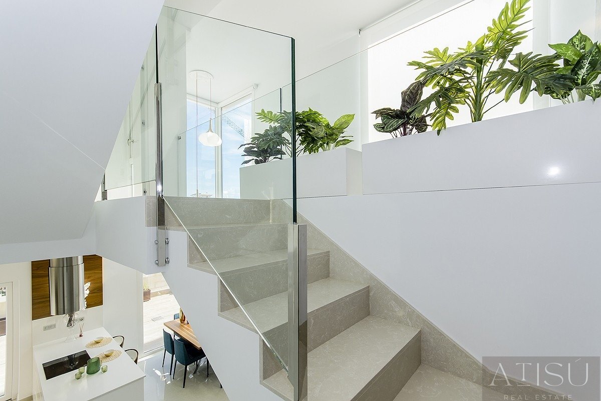 Venta de villa en Los Montesinos