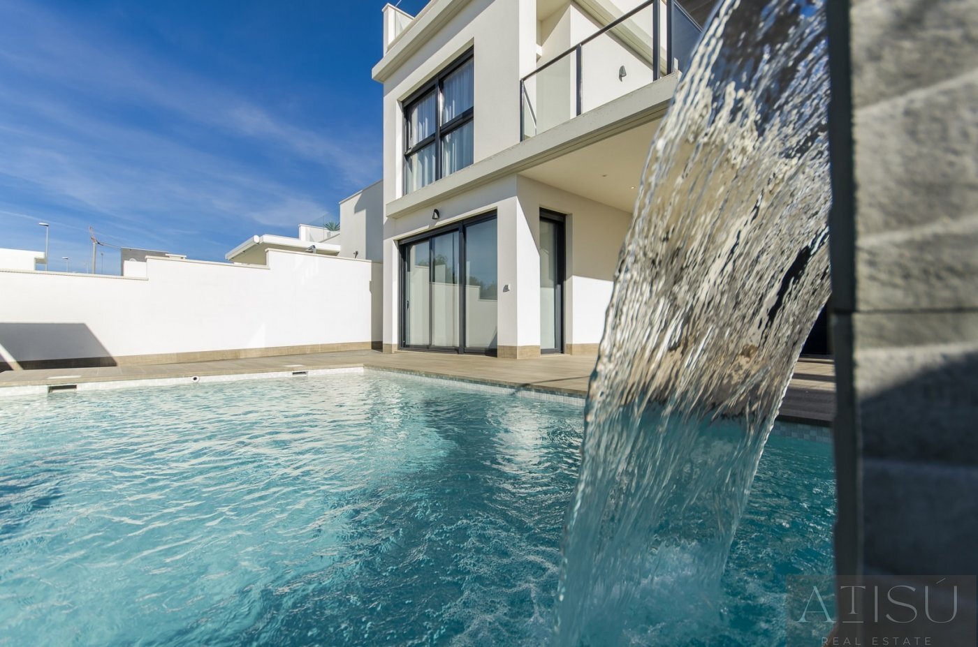 Venta de villa en San miguel de salinas