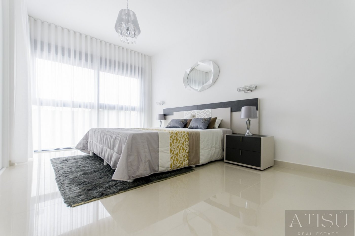 Venta de villa en San miguel de salinas