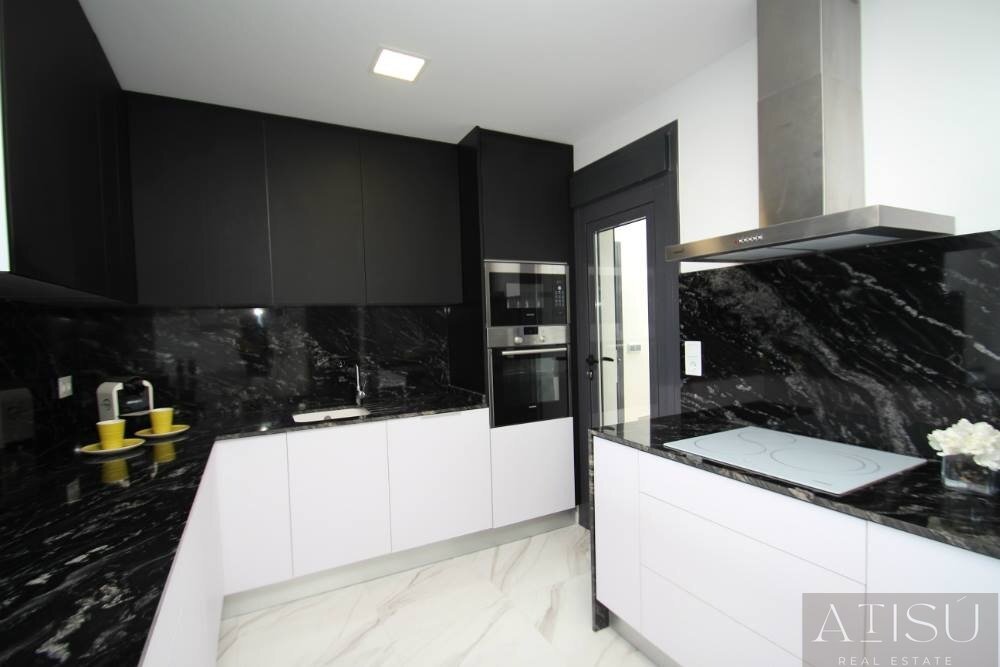 Venta de villa en San miguel de salinas