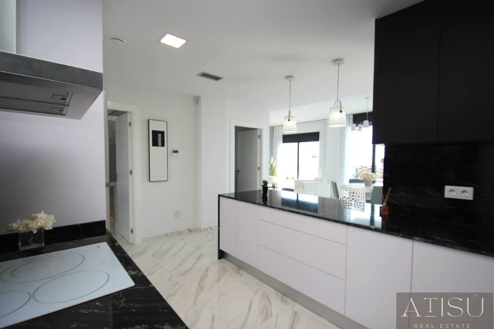 Venta de villa en San miguel de salinas