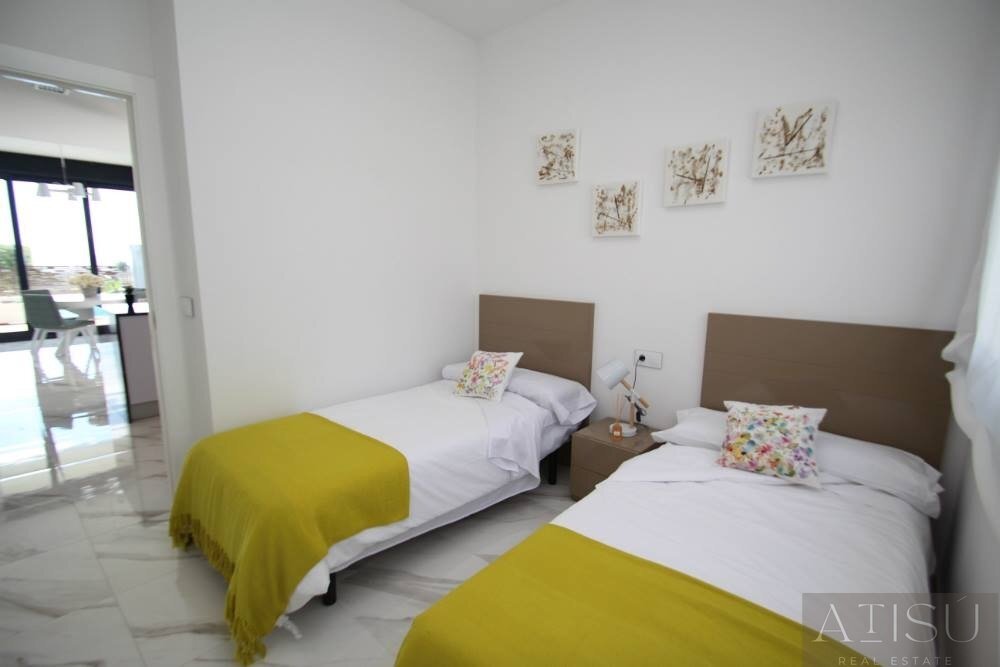 Venta de villa en San miguel de salinas