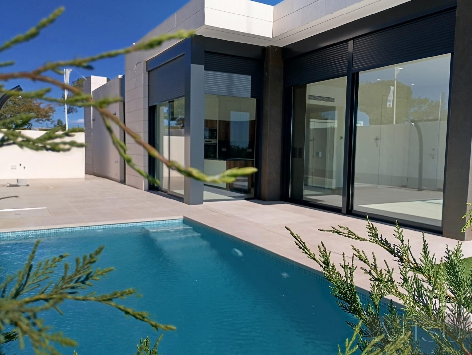 Venta de villa en Pilar de La Horadada