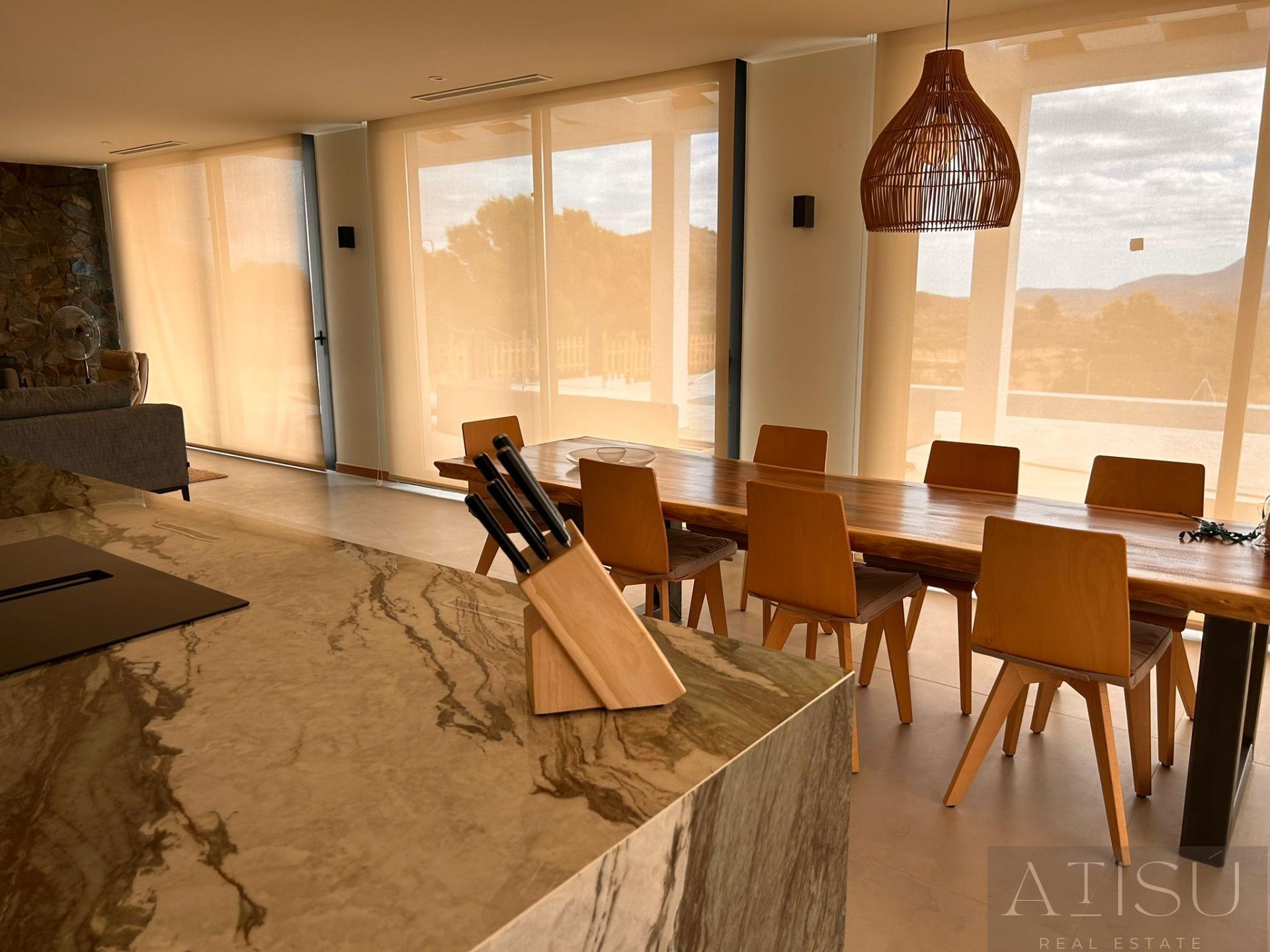 Venta de villa en Pinoso