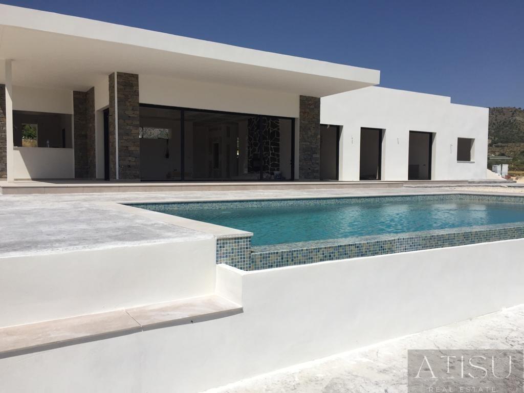 Venta de villa en Pinoso
