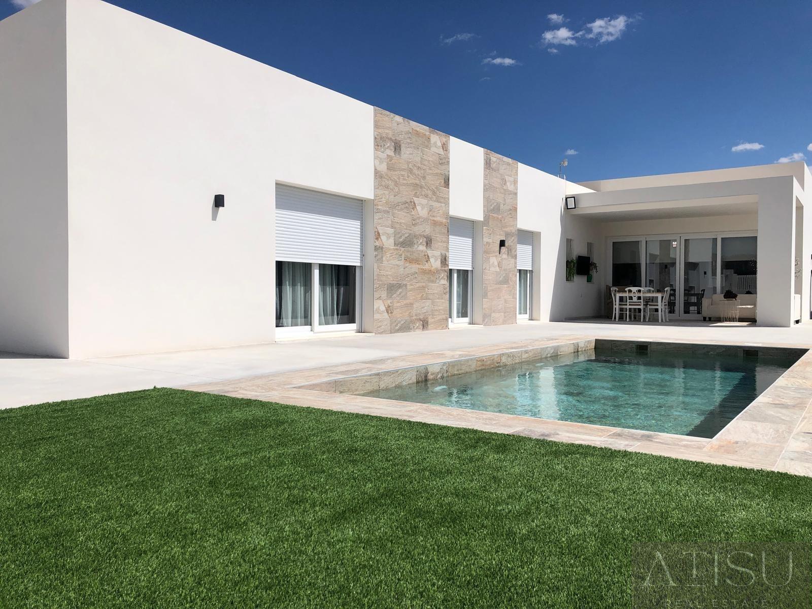 Venta de villa en Pinoso