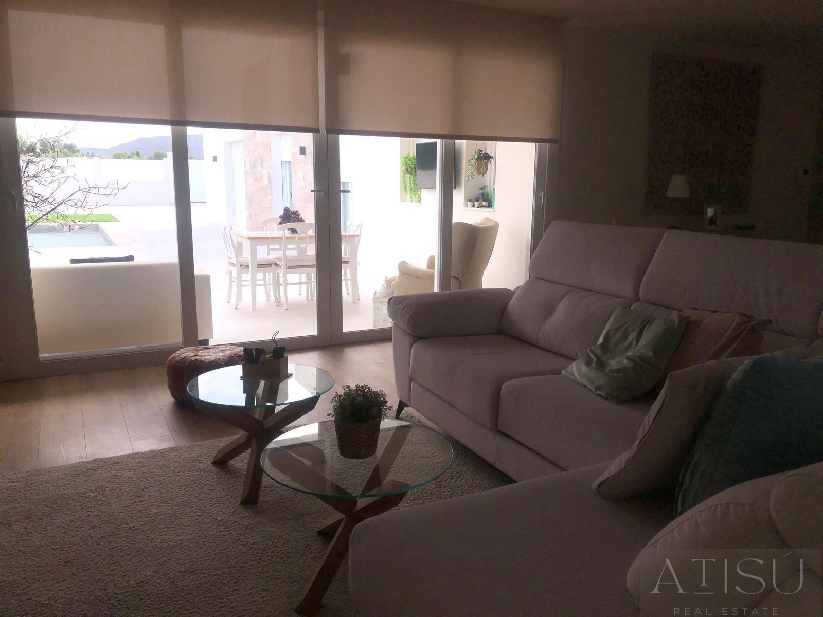 Venta de villa en Pinoso