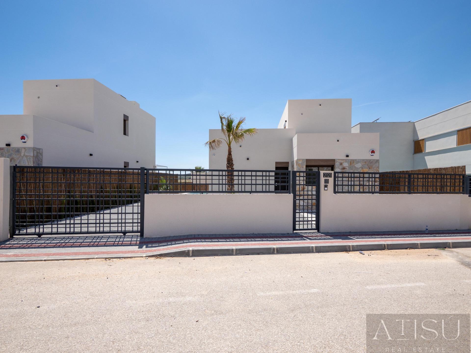 Venta de villa en Algorfa