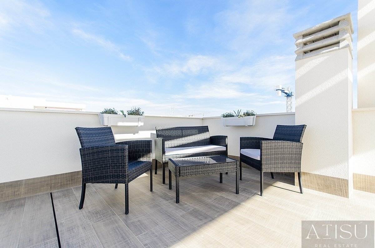 Venta de villa en Los Montesinos