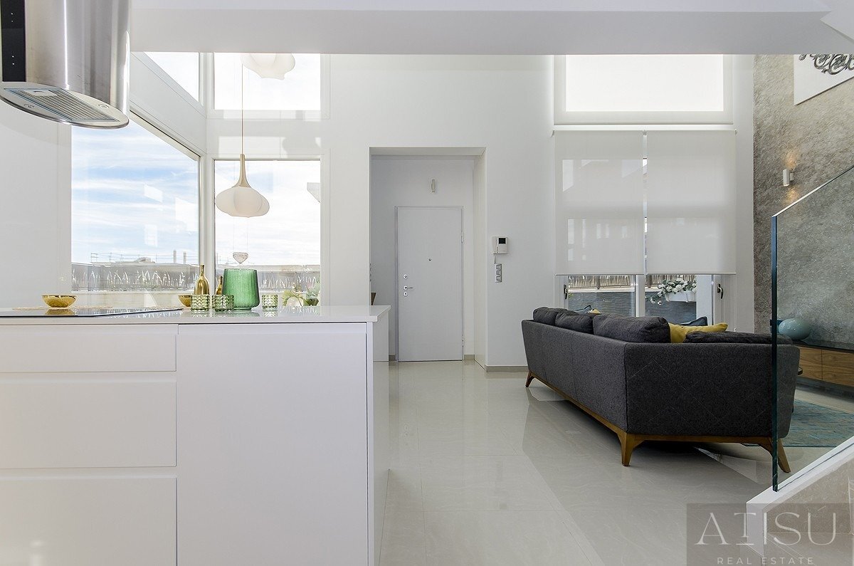 Venta de villa en Los Montesinos
