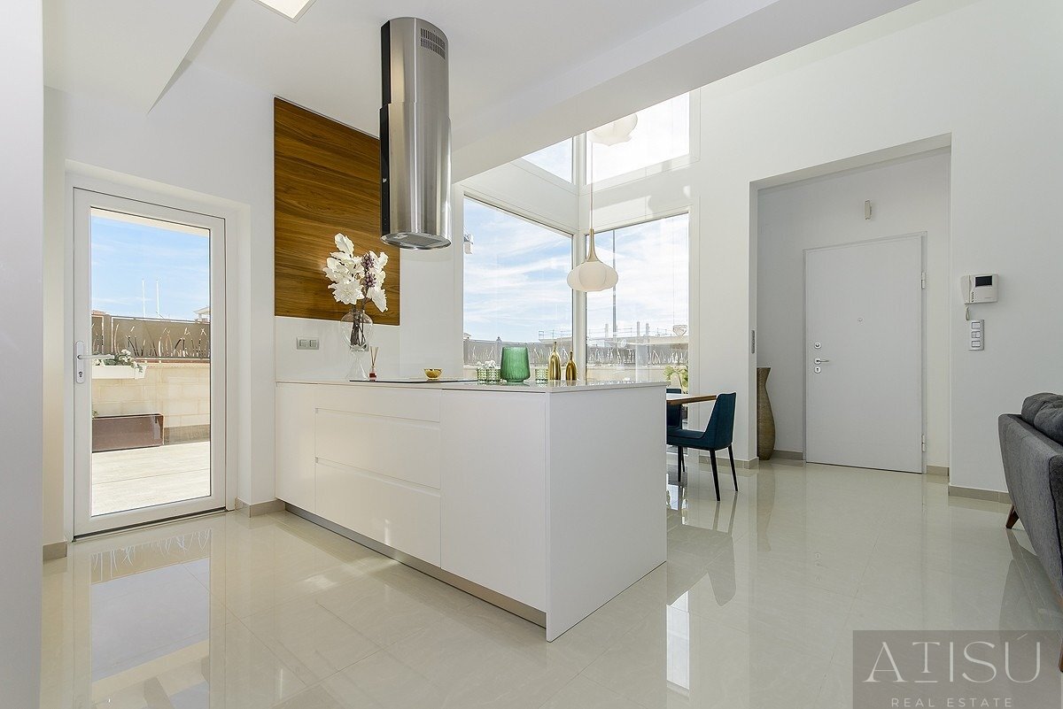 Venta de villa en Los Montesinos