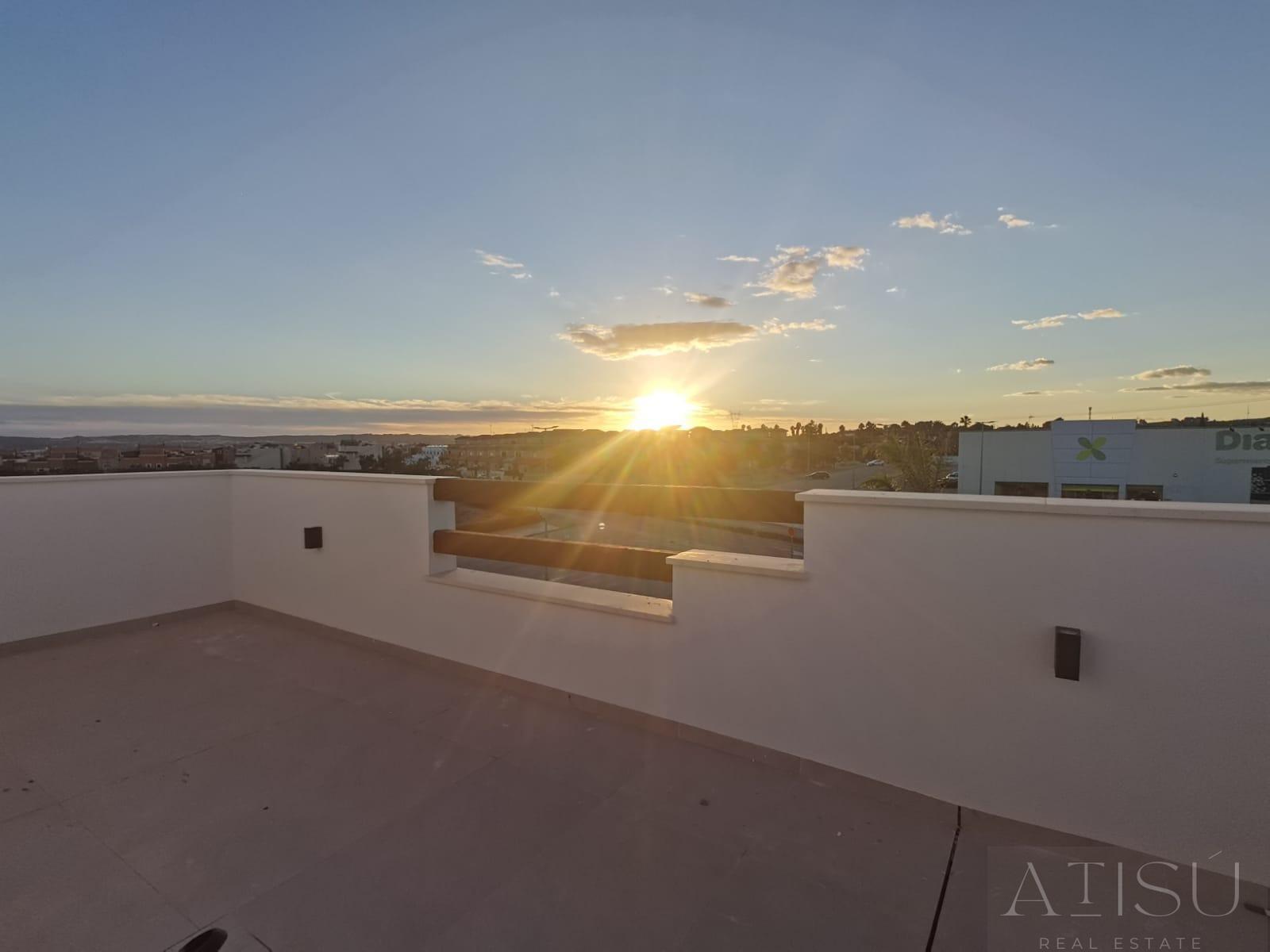 Venta de villa en Los Montesinos