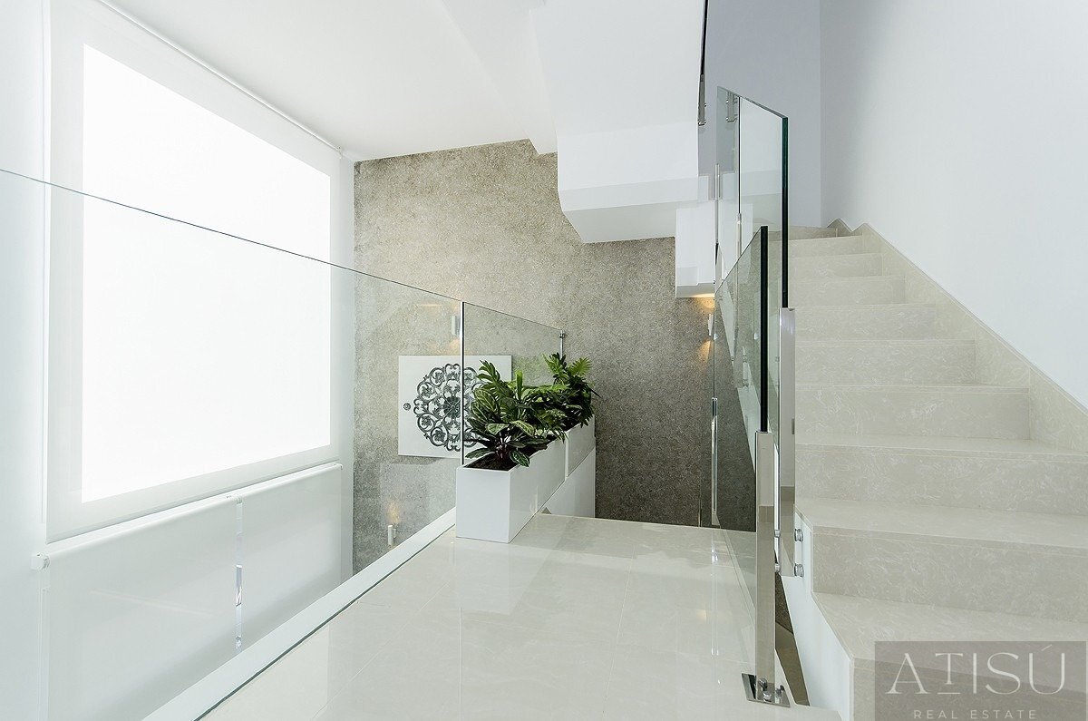 Venta de villa en Los Montesinos