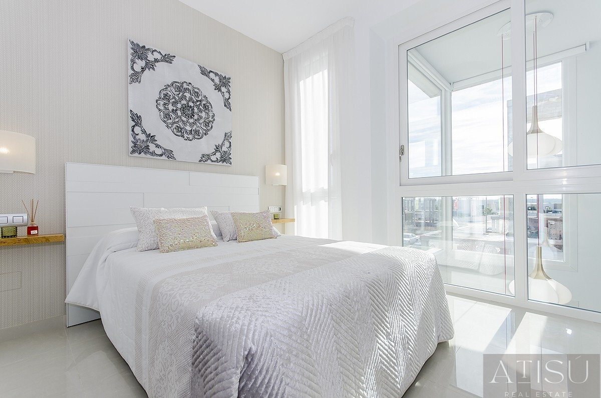 Venta de villa en Los Montesinos