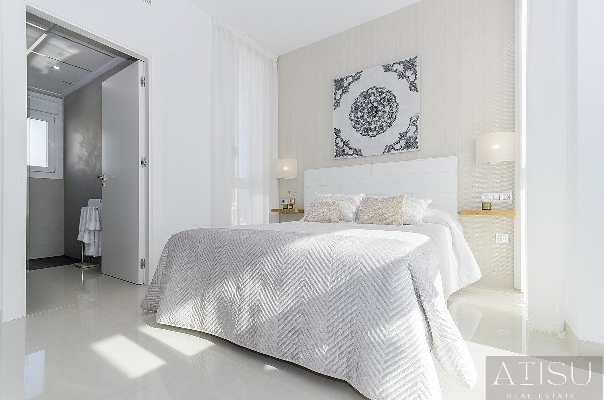 Venta de villa en Los Montesinos