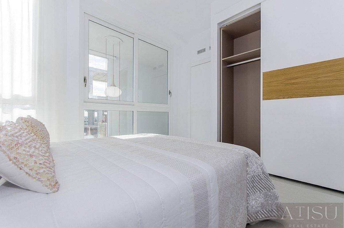 Venta de villa en Los Montesinos