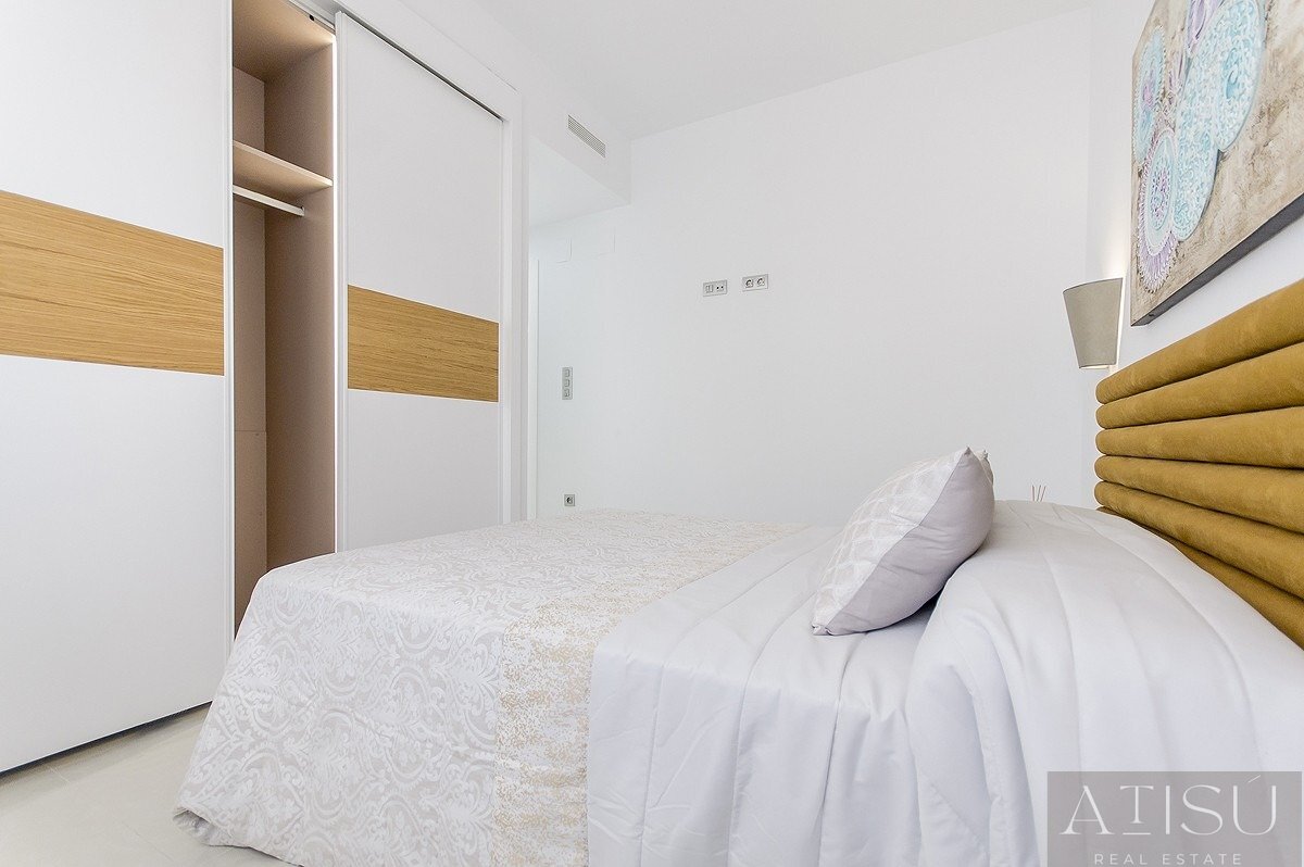 Venta de villa en Los Montesinos