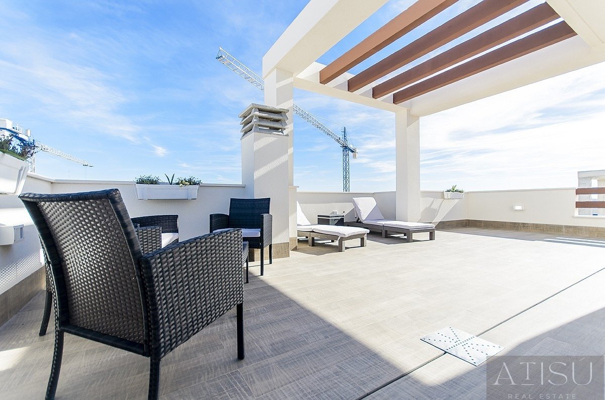 Venta de villa en Los Montesinos