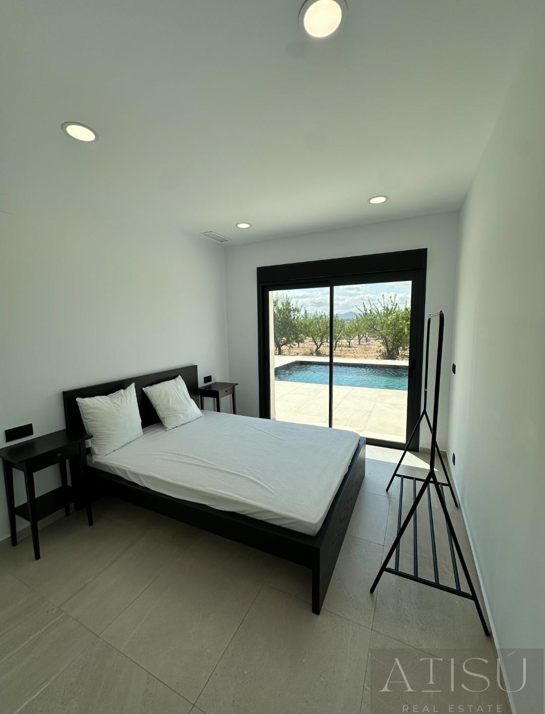Venta de villa en Pinoso